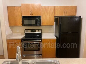 8290 Gate Pkwy W in Jacksonville, FL - Building Photo - Building Photo