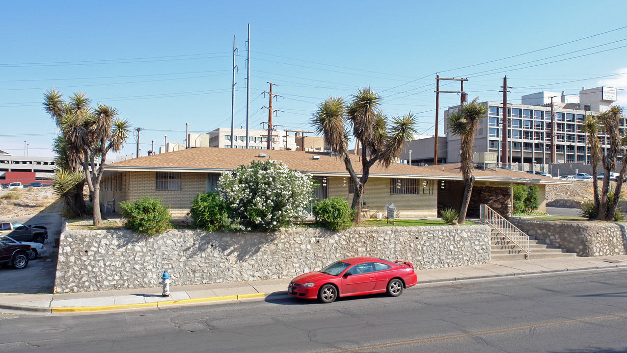 211 W Schuster Ave in El Paso, TX - Foto de edificio