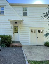 2 Red Ground Rd in Old Westbury, NY - Building Photo - Building Photo