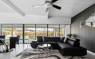 280 N Monterey Rd in Palm Springs, CA - Building Photo