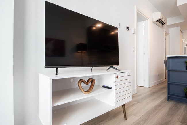 1438 Avenue Overdale, Unit SI ID1269270P in Montréal, QC - Building Photo - Building Photo