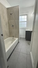 Moreland Manor in Cleveland, OH - Building Photo - Building Photo