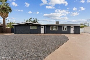 1548 N Upland Cir in Mesa, AZ - Building Photo