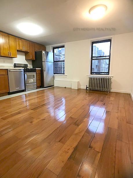 125 1st Ave in New York, NY - Foto de edificio - Building Photo