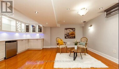 3262 Crimson King Cir in Mississauga, ON - Building Photo - Building Photo