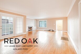 220 Mira Mar Ave in Long Beach, CA - Building Photo