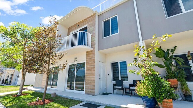 25664 SW 143rd Path in Princeton, FL - Building Photo - Building Photo