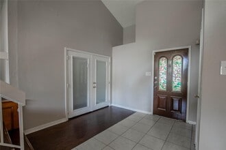 10106 Lost Trail St in Houston, TX - Building Photo - Building Photo