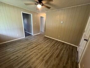 125 E Neosho St in Granby, MO - Building Photo - Building Photo