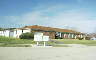 4869-4871 Charleton Ct in Columbus, OH - Building Photo