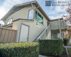 21 Rockwood in Irvine, CA - Building Photo - Building Photo