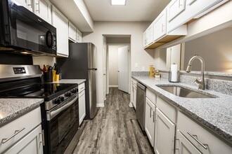 Wellington Manor in Alabaster, AL - Foto de edificio - Building Photo