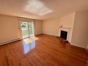 1275 Maplewood Ave in Portsmouth, NH - Building Photo - Building Photo