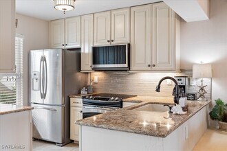 1375 Mainsail Dr in Naples, FL - Building Photo - Building Photo