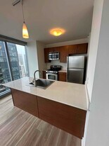 335 E Wacker Dr in Chicago, IL - Building Photo