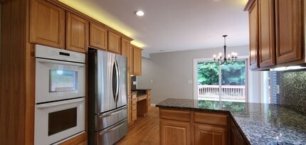 904 Windmill Ln in Traverse City, MI - Building Photo - Building Photo