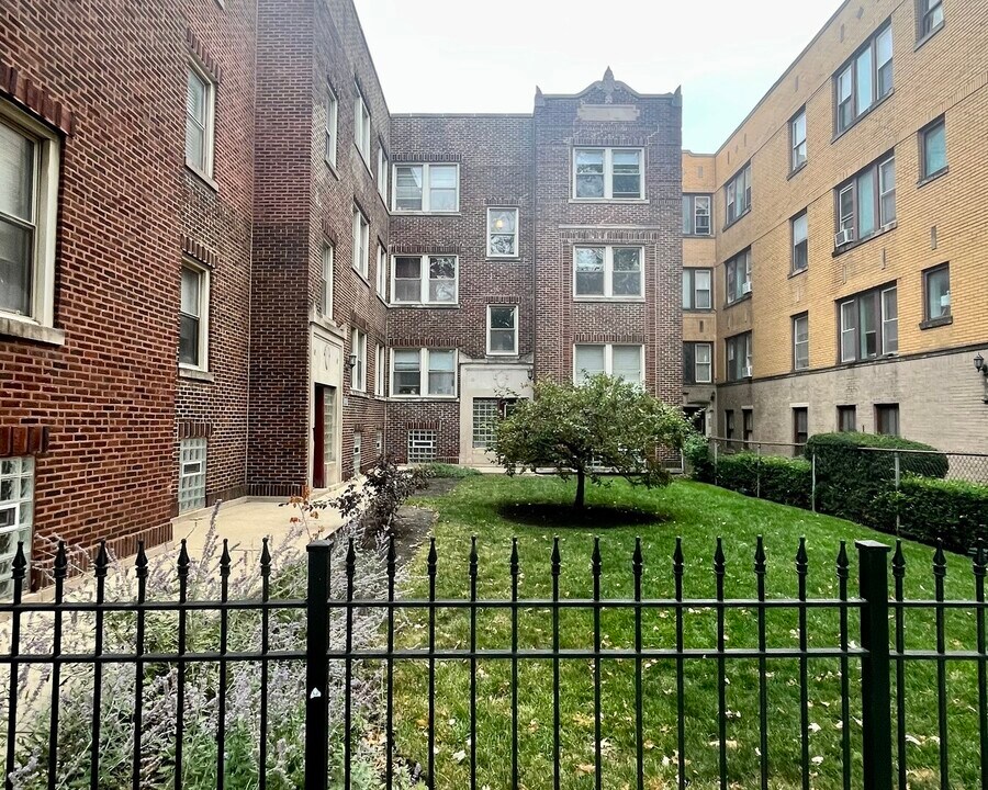 2013 N Leavitt St in Chicago, IL - Building Photo