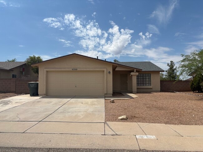 property at 9940 E Gray Hawk Dr