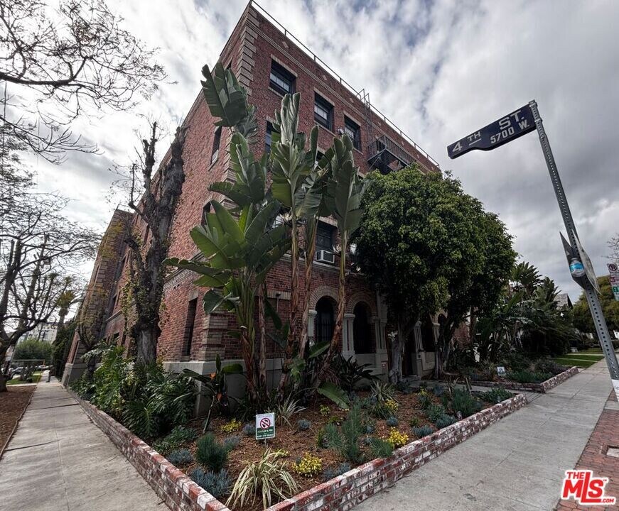 361 S Detroit St in Los Angeles, CA - Building Photo