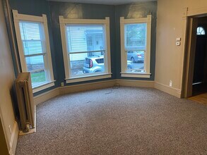 712 Scott Ave, Unit 712 in Oshkosh, WI - Foto de edificio - Building Photo