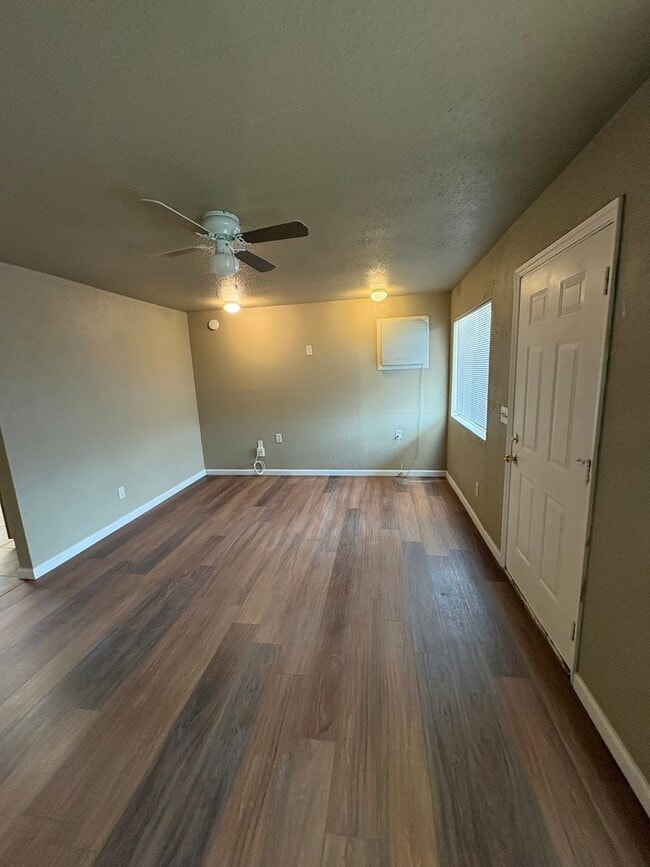 1823-1823 N 10th Ave in Hanford, CA - Building Photo - Building Photo