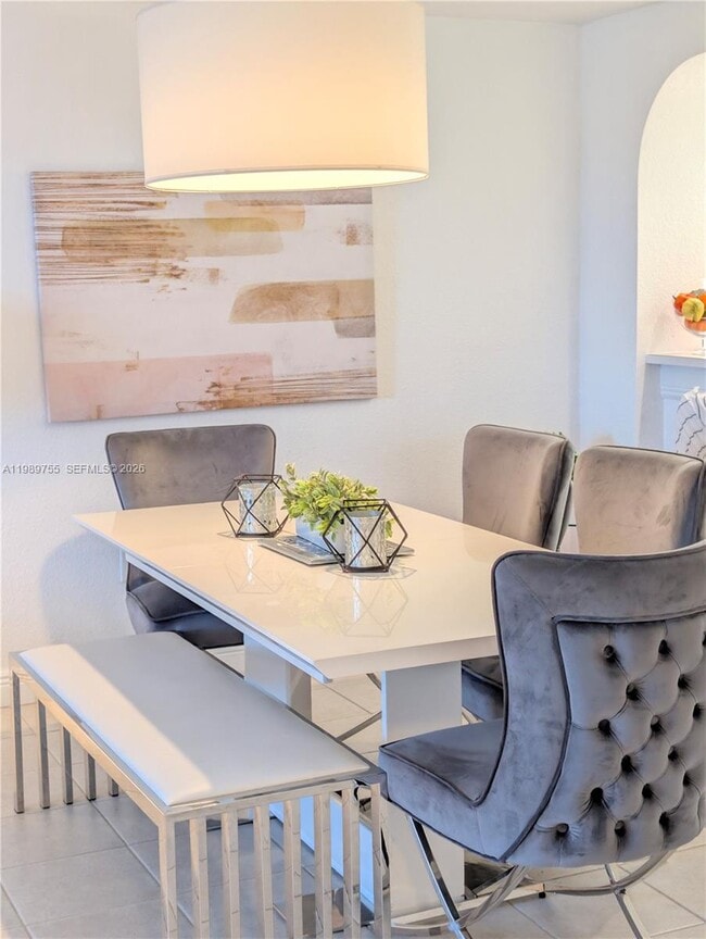 10710 NW 66th St in Doral, FL - Building Photo - Building Photo