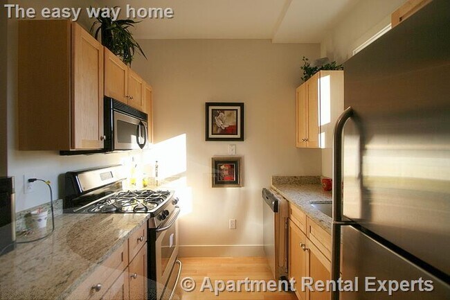 110 Second St Unit #PH15 in Cambridge, MA - Building Photo - Building Photo