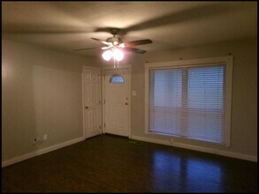 9216 W 6th St in Little Rock, AR - Foto de edificio - Building Photo