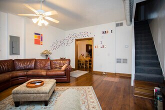 421 E Carson St in Pittsburgh, PA - Building Photo - Building Photo
