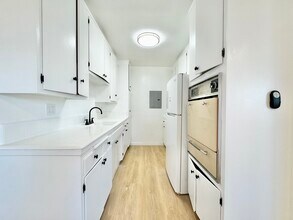 14807 Normandie Ave in Gardena, CA - Foto de edificio - Building Photo