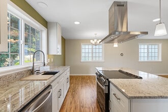 1504 M Ave in Anacortes, WA - Building Photo - Building Photo