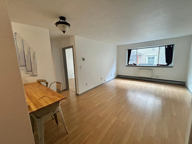 property at 2222 E Belleview Pl