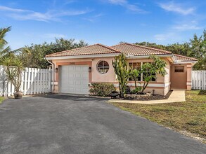13400 NW 5th Ct in Plantation, FL - Building Photo - Building Photo