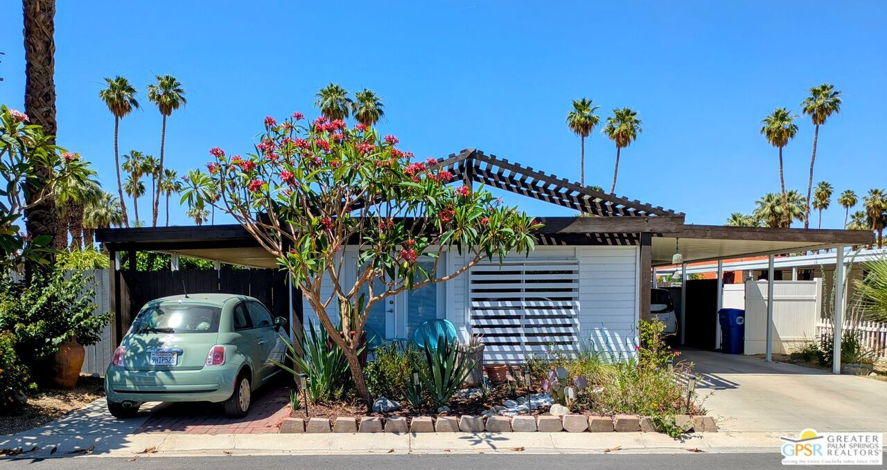 20 Vía Valverde in Cathedral City, CA - Building Photo