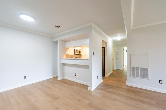 8600 Fathom Cir in Austin, TX - Building Photo - Building Photo