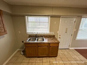 887 Par Ave in Memphis, TN - Building Photo - Building Photo