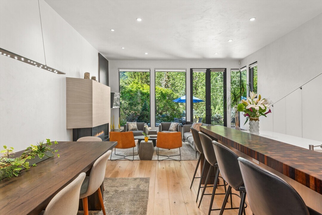 155 Lone Pine Rd in Aspen, CO - Building Photo