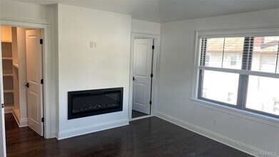 40 Elmwood Ave in Harrison, NY - Building Photo - Building Photo
