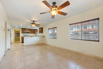 3896 Harney St in San Diego, CA - Building Photo - Building Photo