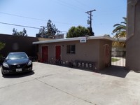 South Central Apartments in Visalia, CA - Foto de edificio - Building Photo