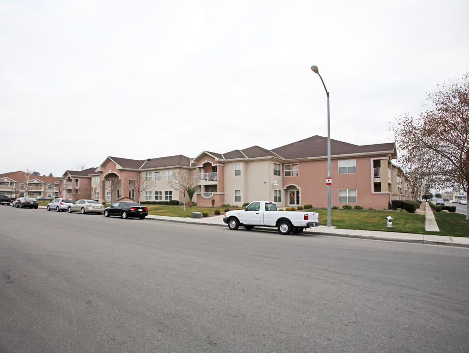 Park Place Senior in Bakersfield, CA - Building Photo