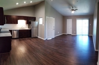 Post Oaks Apartments in Sherman, TX - Building Photo - Building Photo