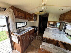 9831 TX-106 Loop in San Antonio, TX - Building Photo - Building Photo