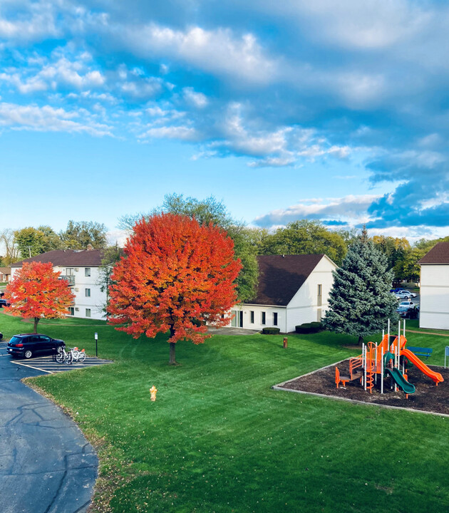 Sunflower Apartments in Wyoming, MI - Building Photo