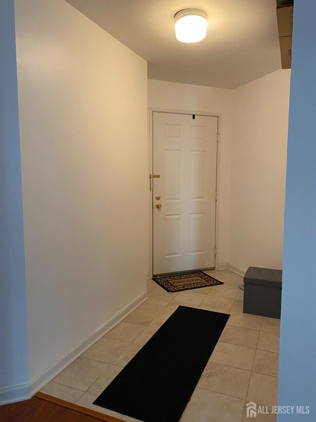 7492 Elm Ct in Monmouth Junction, NJ - Building Photo - Building Photo