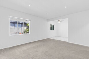 536 Hyde Park Pl, Unit 536 in Inglewood, CA - Building Photo