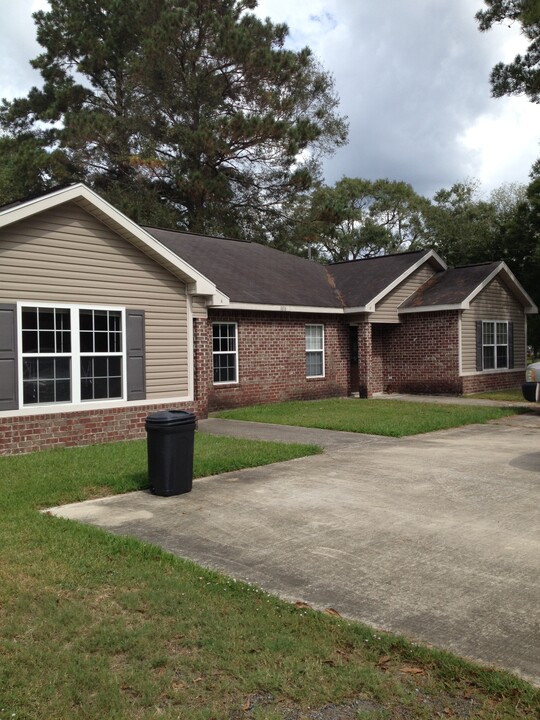 1616 Joe Miller Rd, Unit a in Lake Charles, LA - Foto de edificio