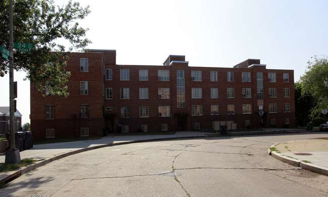 661 24th St NE in Washington, DC - Foto de edificio - Building Photo