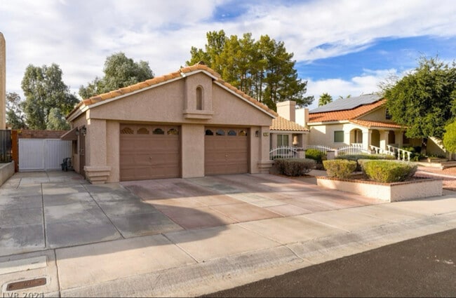 741 Rocky Trail Rd in Henderson, NV - Building Photo - Building Photo