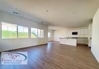 346 Misaki Wy in Fallbrook, CA - Building Photo - Building Photo